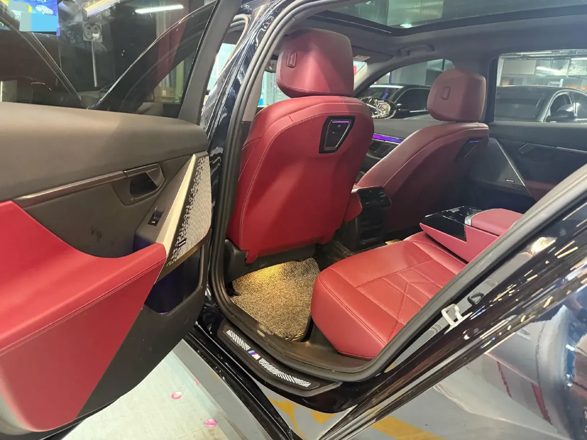 2024 BMW 5 Series 2.0T 258HP L4 8AT,autocango,china used car exporter,china ev exporter,chinese used car exporter,chinese used ev exporter