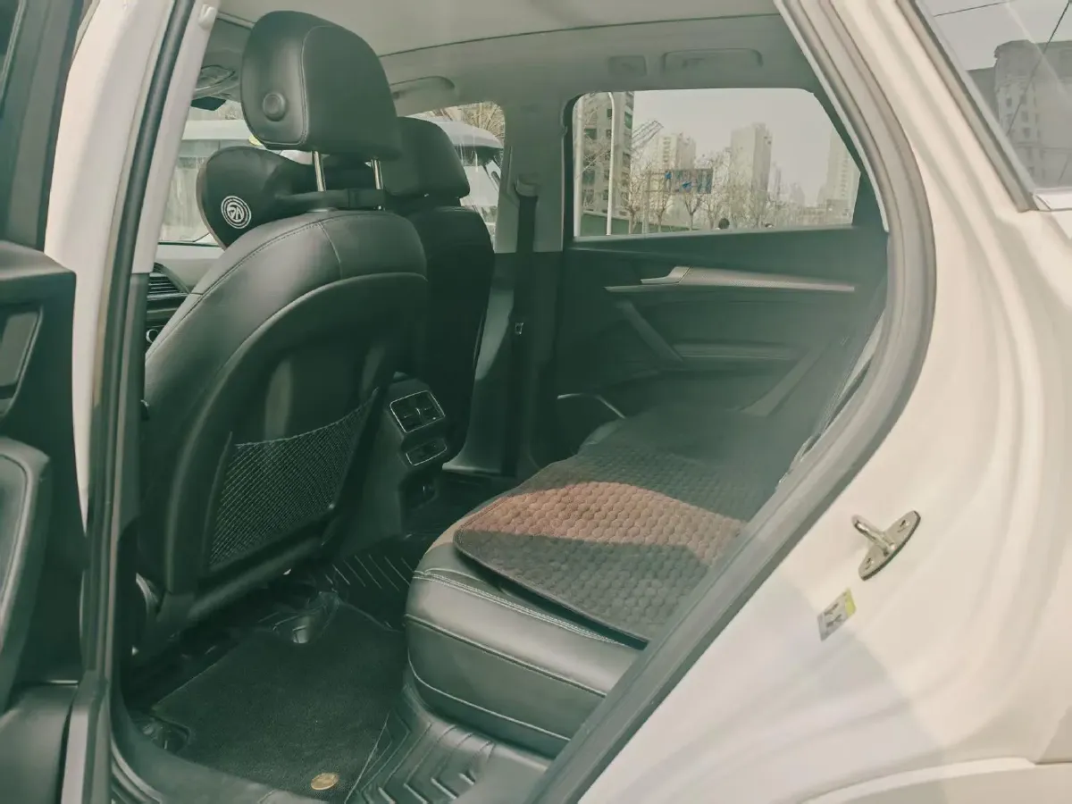 2020 Audi Q5L 2.0T 252HP L4 7DCT,autocango,china used car exporter,china ev exporter,chinese used car exporter,chinese used ev exporter