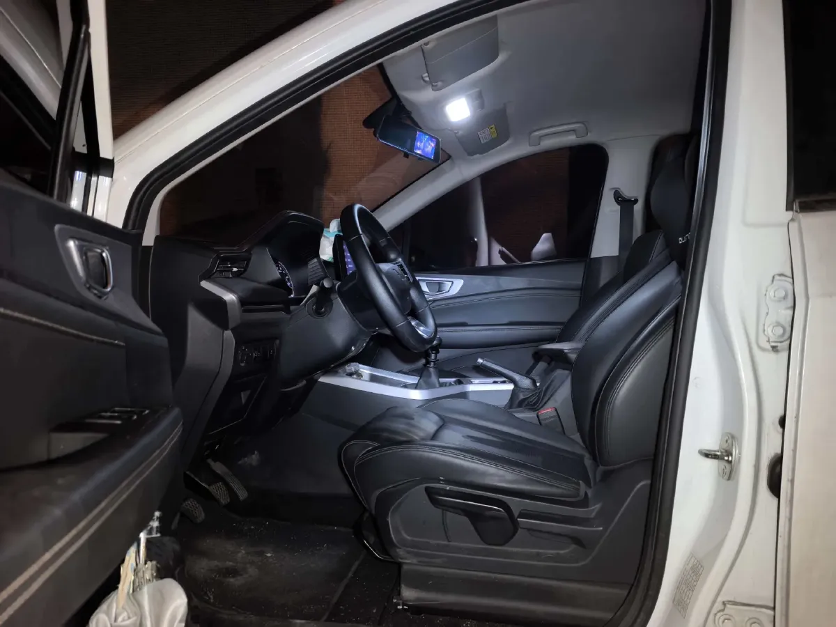 2022 WuLing JiaChen 1.5L 99HP L4 6MT,autocango,china used car exporter,china ev exporter,chinese used car exporter,chinese used ev exporter