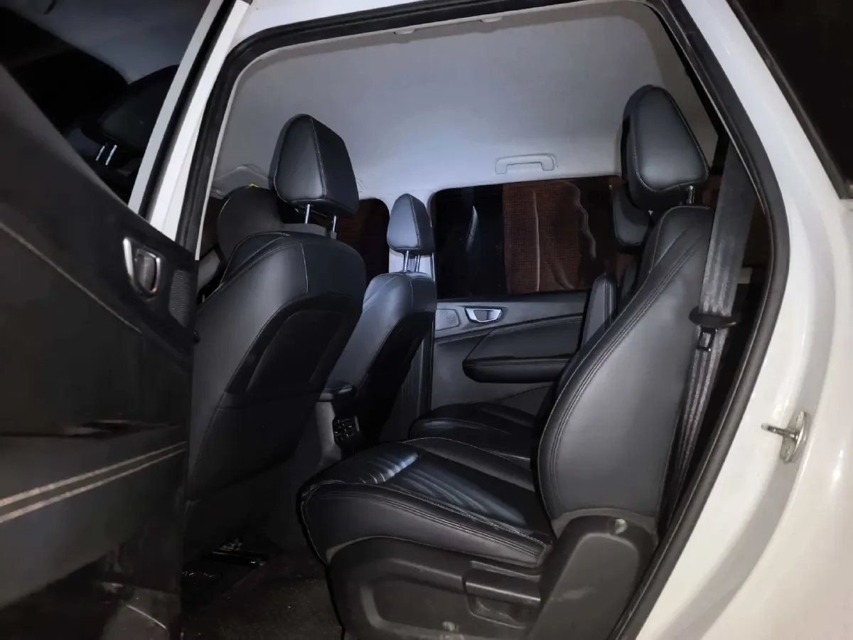 2022 WuLing JiaChen 1.5L 99HP L4 6MT,autocango,china used car exporter,china ev exporter,chinese used car exporter,chinese used ev exporter