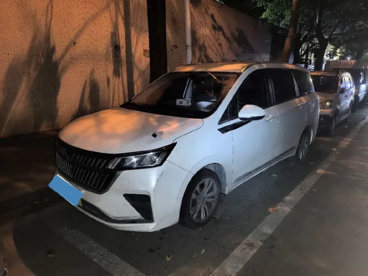 2022 WuLing JiaChen 1.5L 99HP L4 6MT,autocango,china used car exporter,china ev exporter,chinese used car exporter,chinese used ev exporter
