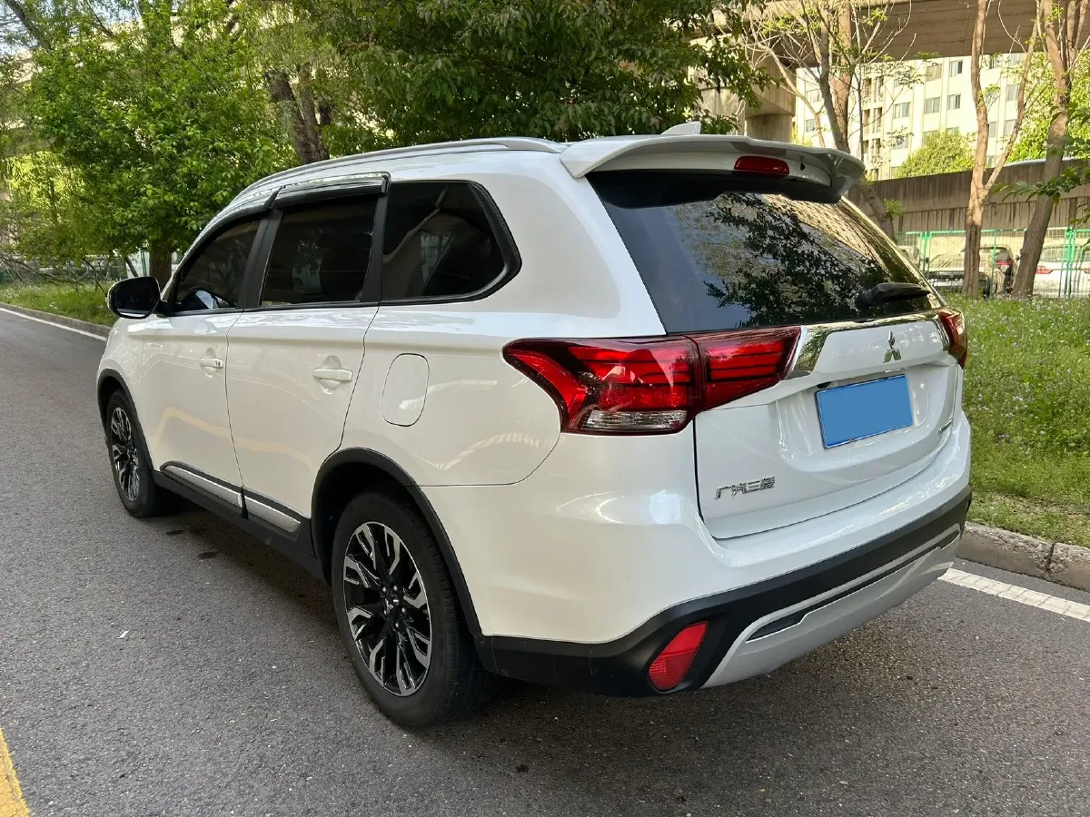 2020 Mitsubishi Outlander 2.0L 166HP L4 CVT,autocango,china used car exporter,china ev exporter,chinese used car exporter,chinese used ev exporter