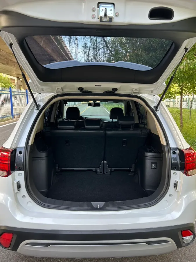 2020 Mitsubishi Outlander 2.0L 166HP L4 CVT,autocango,china used car exporter,china ev exporter,chinese used car exporter,chinese used ev exporter