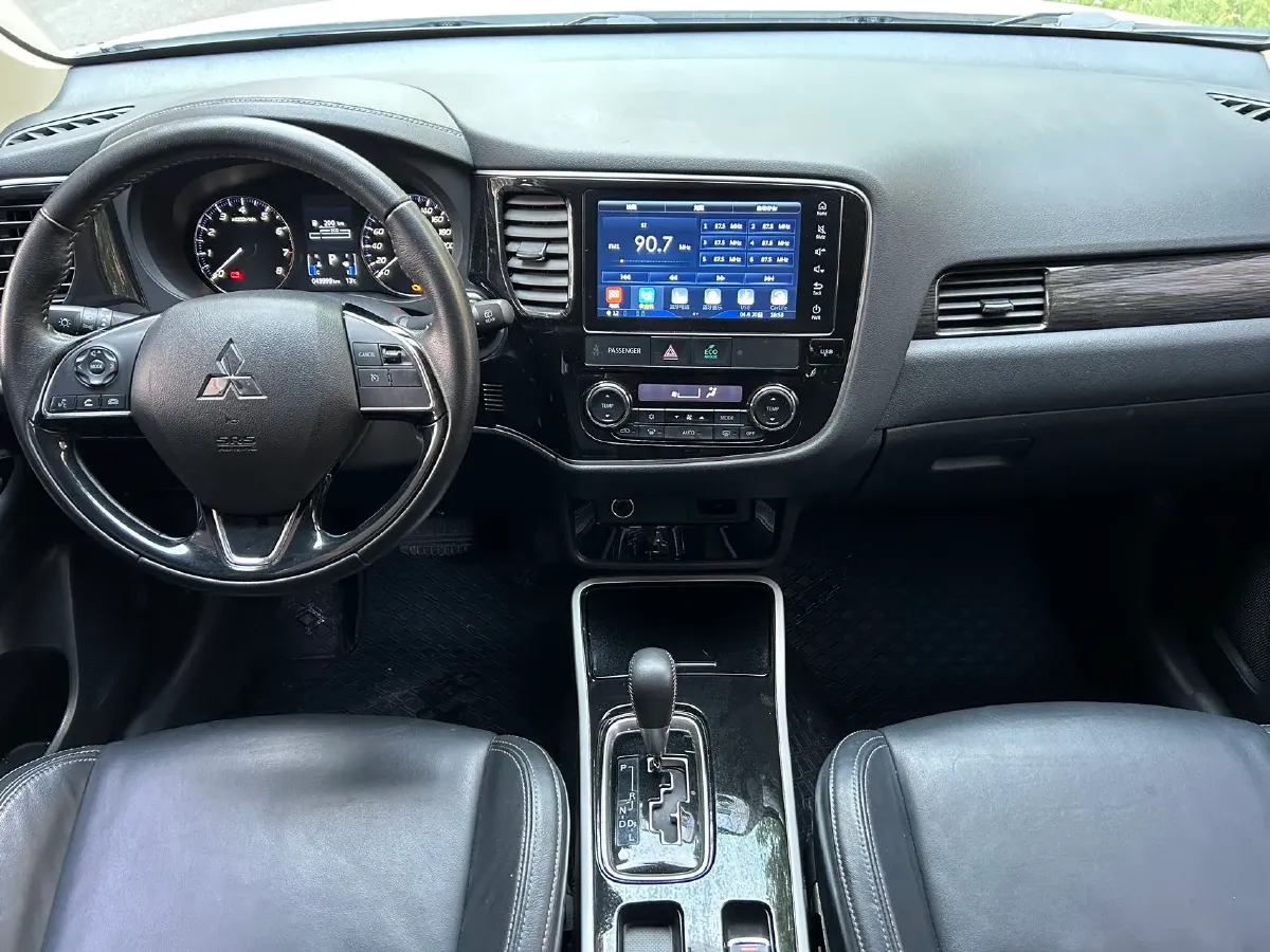 2020 Mitsubishi Outlander 2.0L 166HP L4 CVT,autocango,china used car exporter,china ev exporter,chinese used car exporter,chinese used ev exporter