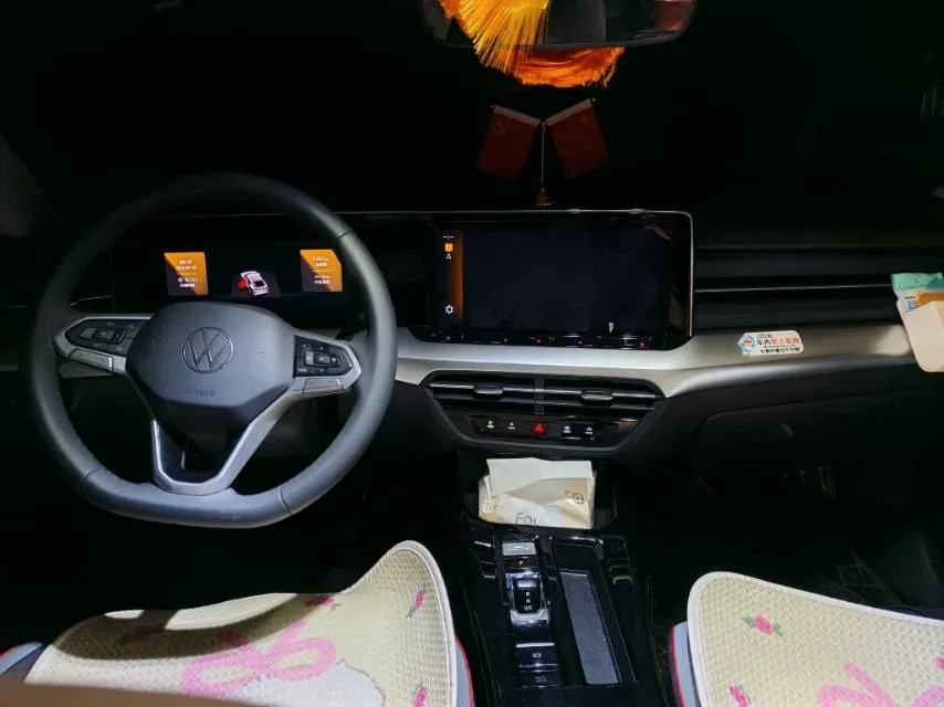 2025 Volkswagen Lamando 1.4T 150HP L4 7DCT,autocango,china used car exporter,china ev exporter,chinese used car exporter,chinese used ev exporter