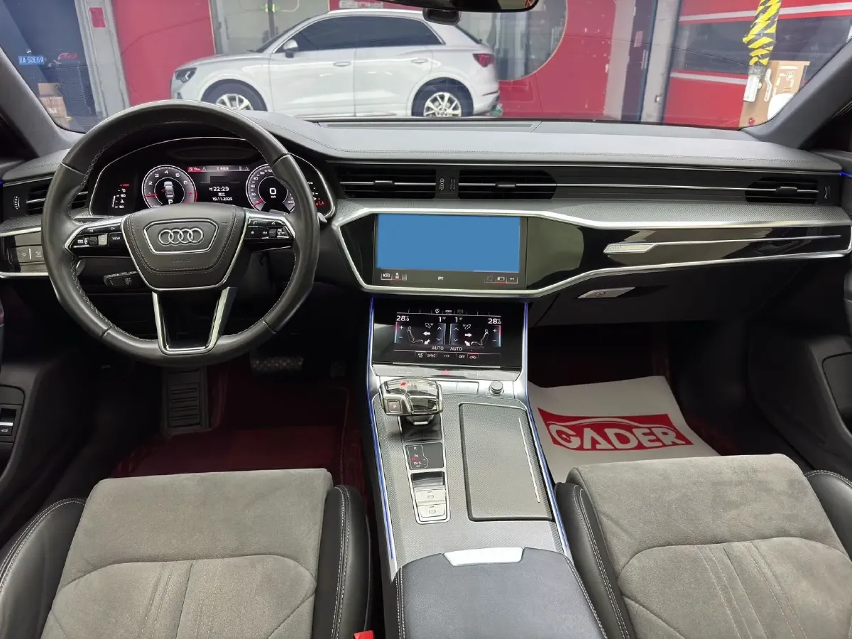 2023 Audi A6L 2.0T 245HP L4 7DCT,autocango,china used car exporter,china ev exporter,chinese used car exporter,chinese used ev exporter