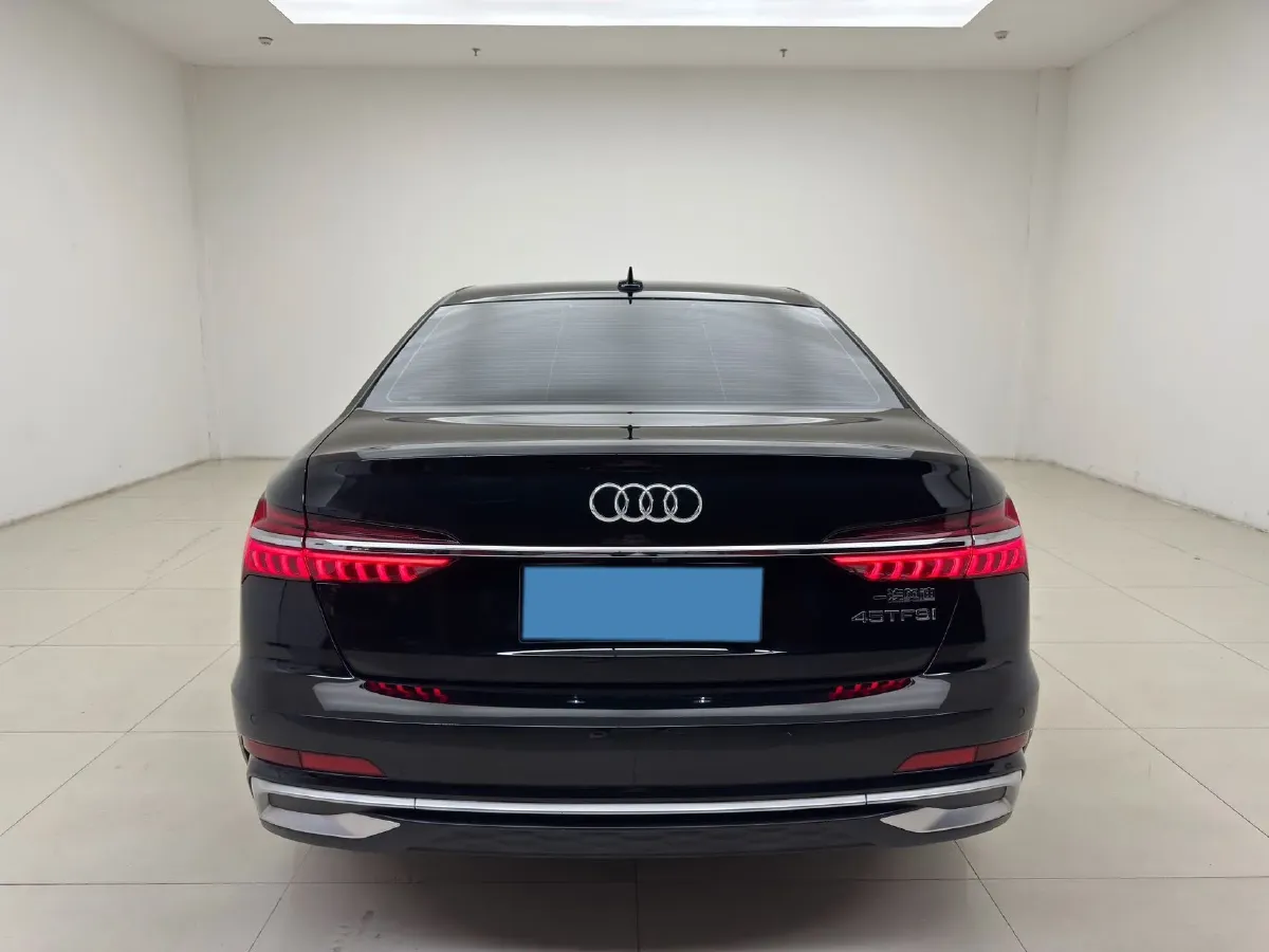 2023 Audi A6L 2.0T 245HP L4 7DCT,autocango,china used car exporter,china ev exporter,chinese used car exporter,chinese used ev exporter