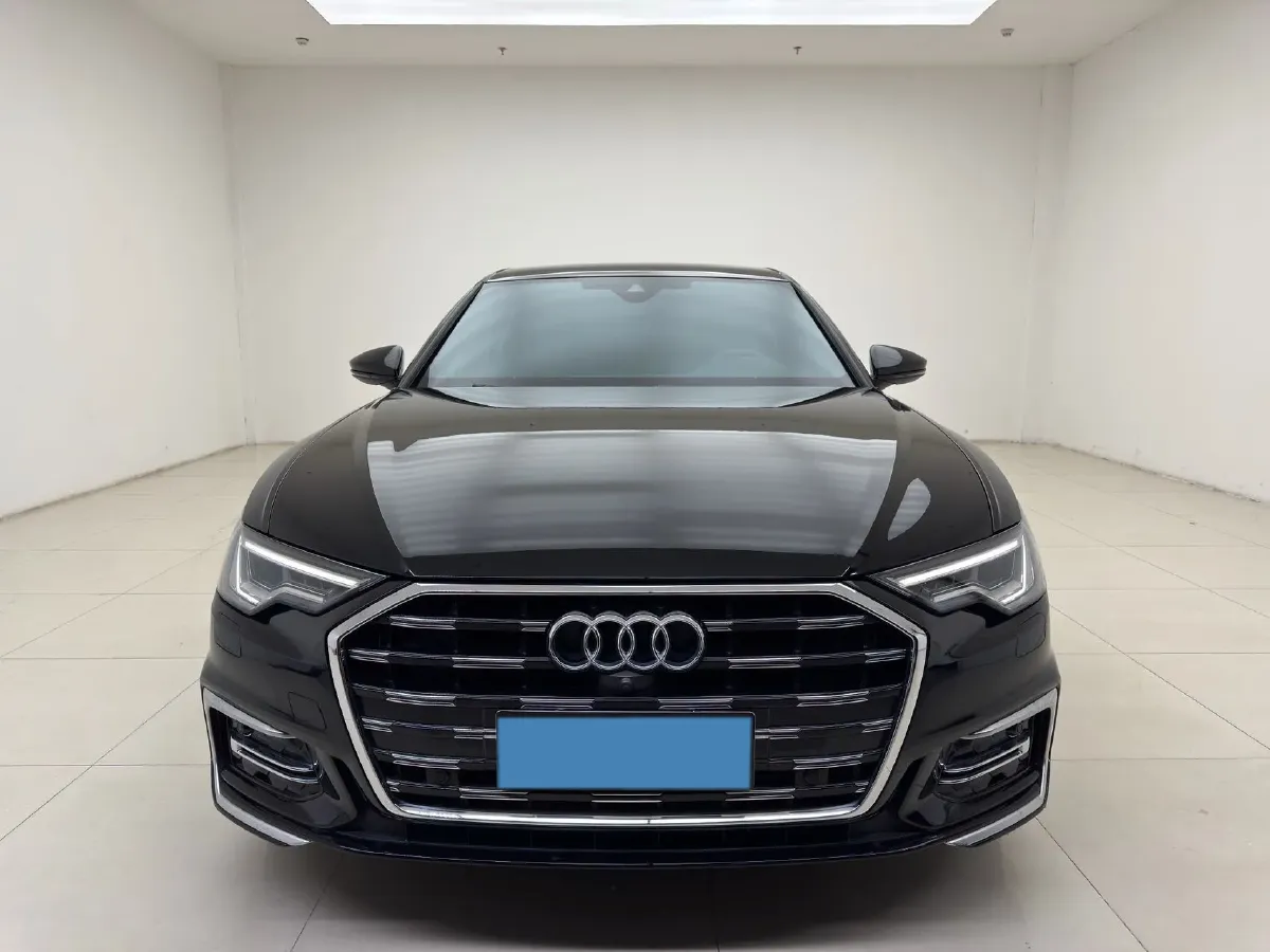 2023 Audi A6L 2.0T 245HP L4 7DCT,autocango,china used car exporter,china ev exporter,chinese used car exporter,chinese used ev exporter