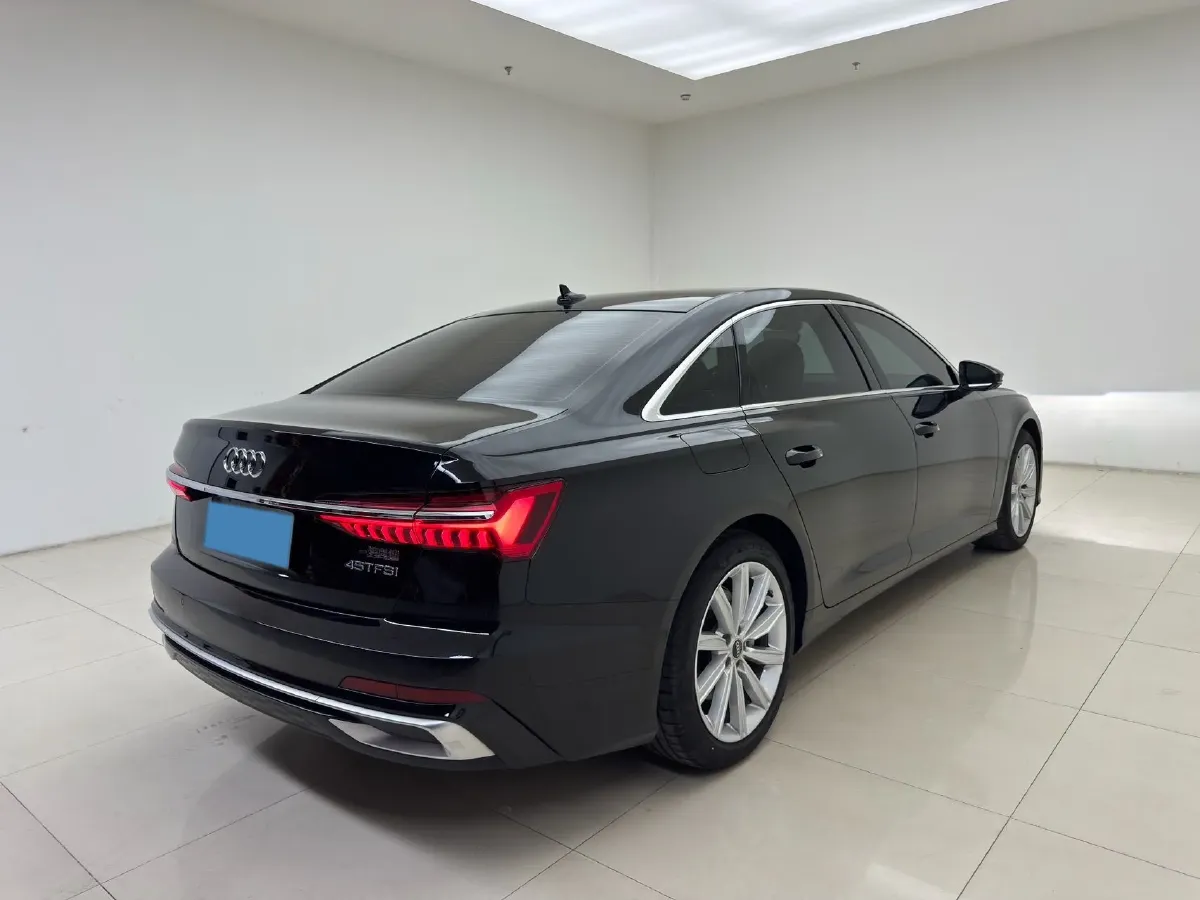 2023 Audi A6L 2.0T 245HP L4 7DCT,autocango,china used car exporter,china ev exporter,chinese used car exporter,chinese used ev exporter