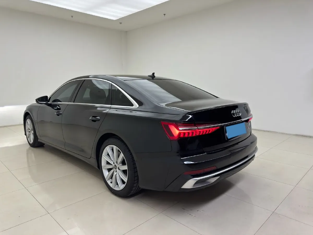 2023 Audi A6L 2.0T 245HP L4 7DCT,autocango,china used car exporter,china ev exporter,chinese used car exporter,chinese used ev exporter