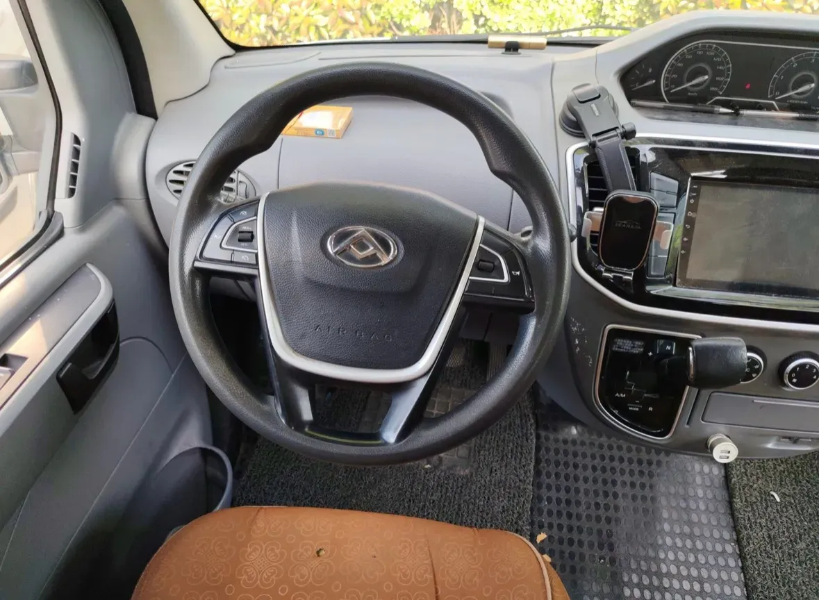 2019 MAXUS XinTu V80 2.5T 136HP L4 6AMT,autocango,china used car exporter,china ev exporter,chinese used car exporter,chinese used ev exporter