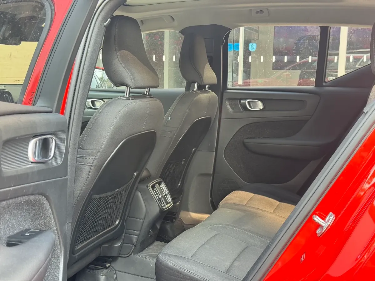 2021 Volvo XC40 2.0T 190HP L4 8AT,autocango,china used car exporter,china ev exporter,chinese used car exporter,chinese used ev exporter