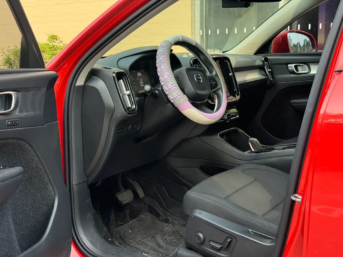 2021 Volvo XC40 2.0T 190HP L4 8AT,autocango,china used car exporter,china ev exporter,chinese used car exporter,chinese used ev exporter