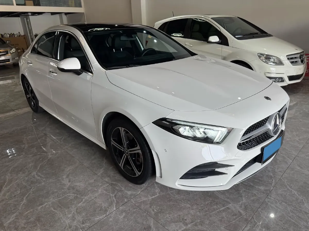 2022 Mercedes-Benz A Class 1.3T 163HP L4 7DCT,autocango,china used car exporter,china ev exporter,chinese used car exporter,chinese used ev exporter