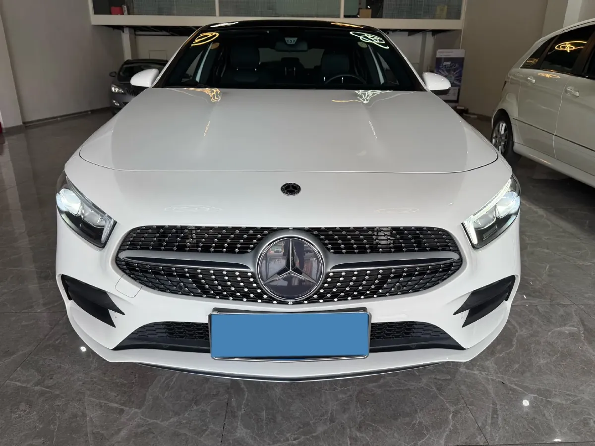 2022 Mercedes-Benz A Class 1.3T 163HP L4 7DCT,autocango,china used car exporter,china ev exporter,chinese used car exporter,chinese used ev exporter