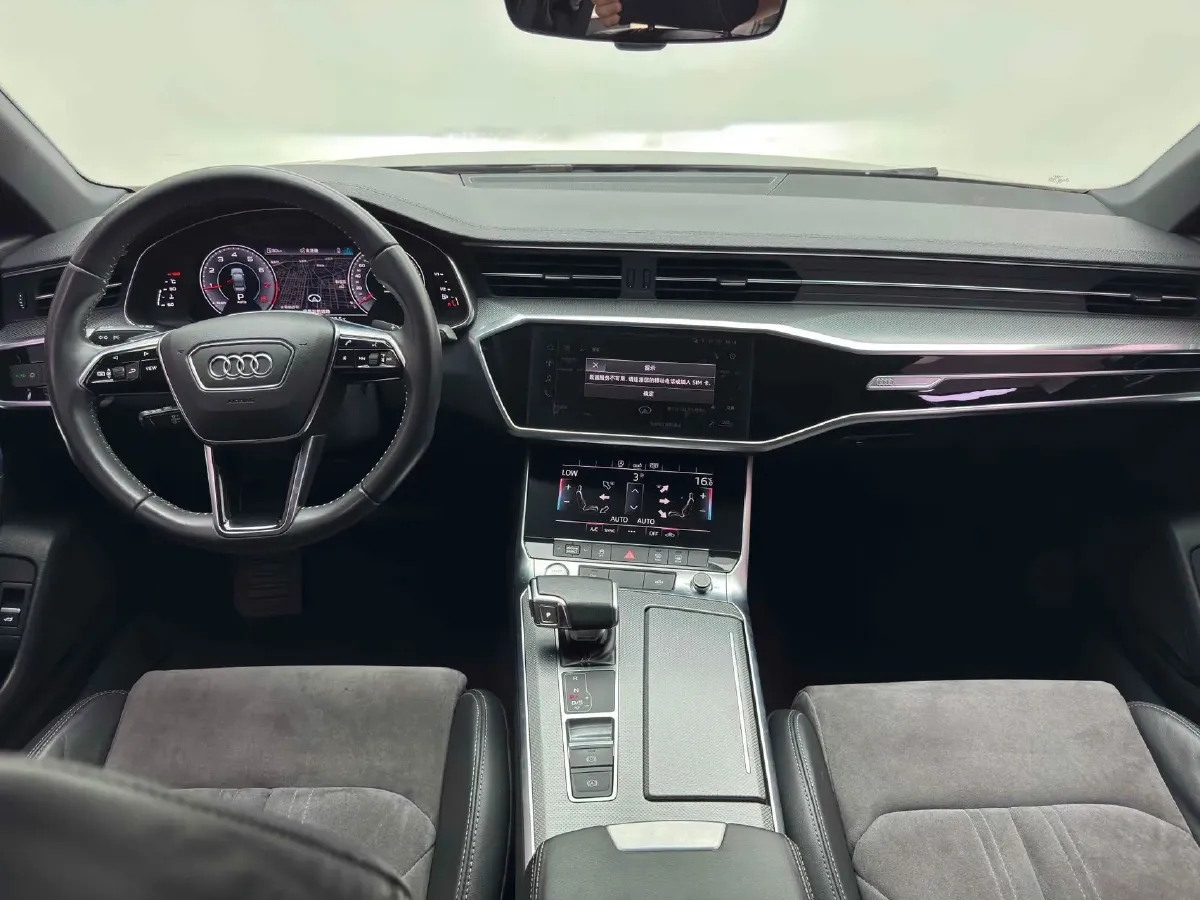 2020 Audi A6L 2.0T 190HP L4 7DCT,autocango,china used car exporter,china ev exporter,chinese used car exporter,chinese used ev exporter