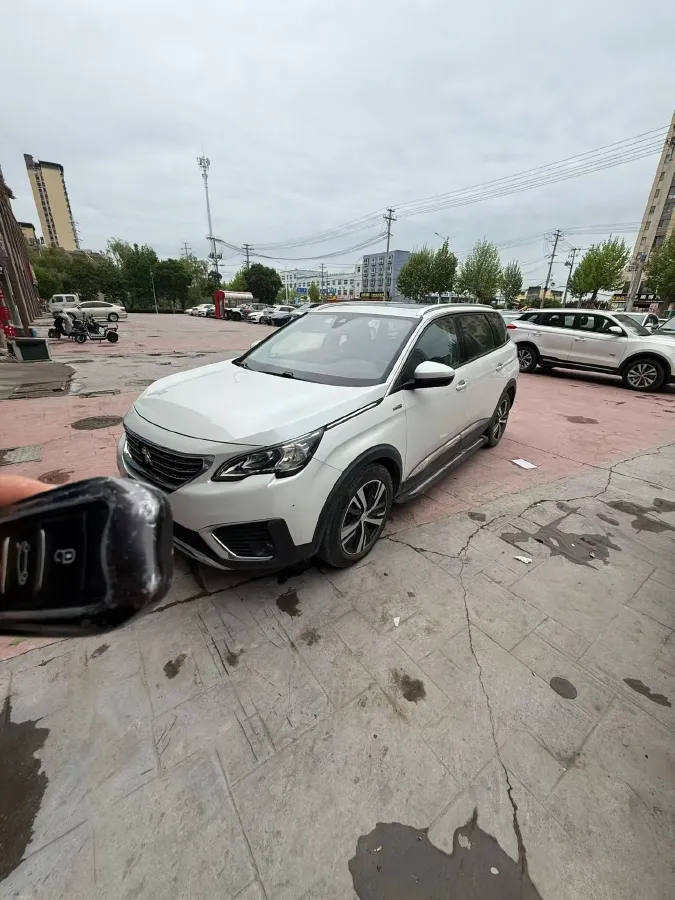 2017 Peugeot 5008 1.6T 167HP L4 6AT,autocango,china used car exporter,china ev exporter,chinese used car exporter,chinese used ev exporter