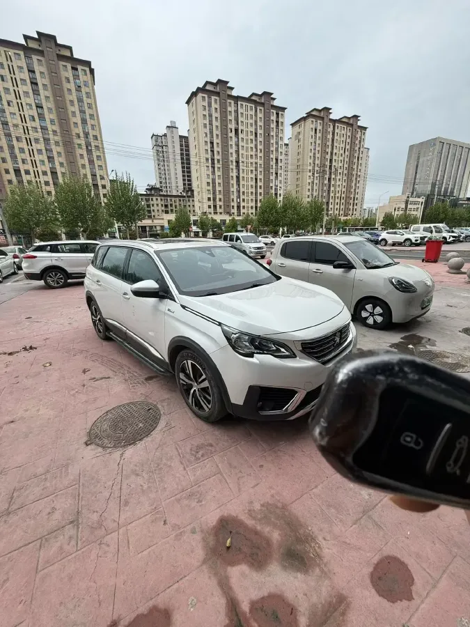 2017 Peugeot 5008 1.6T 167HP L4 6AT,autocango,china used car exporter,china ev exporter,chinese used car exporter,chinese used ev exporter