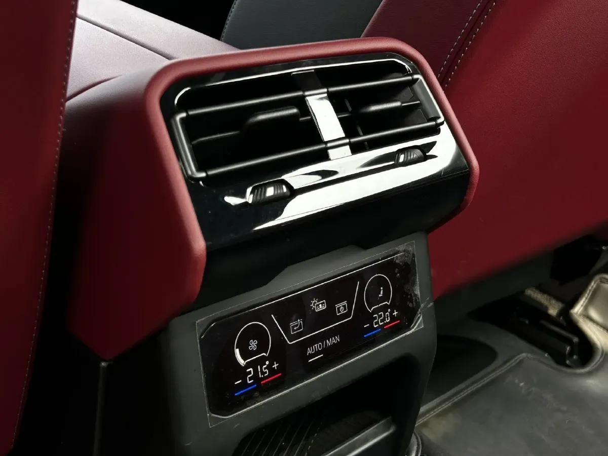 2025 BMW 5 Series 2.0T 258HP L4 8AT,autocango,china used car exporter,china ev exporter,chinese used car exporter,chinese used ev exporter