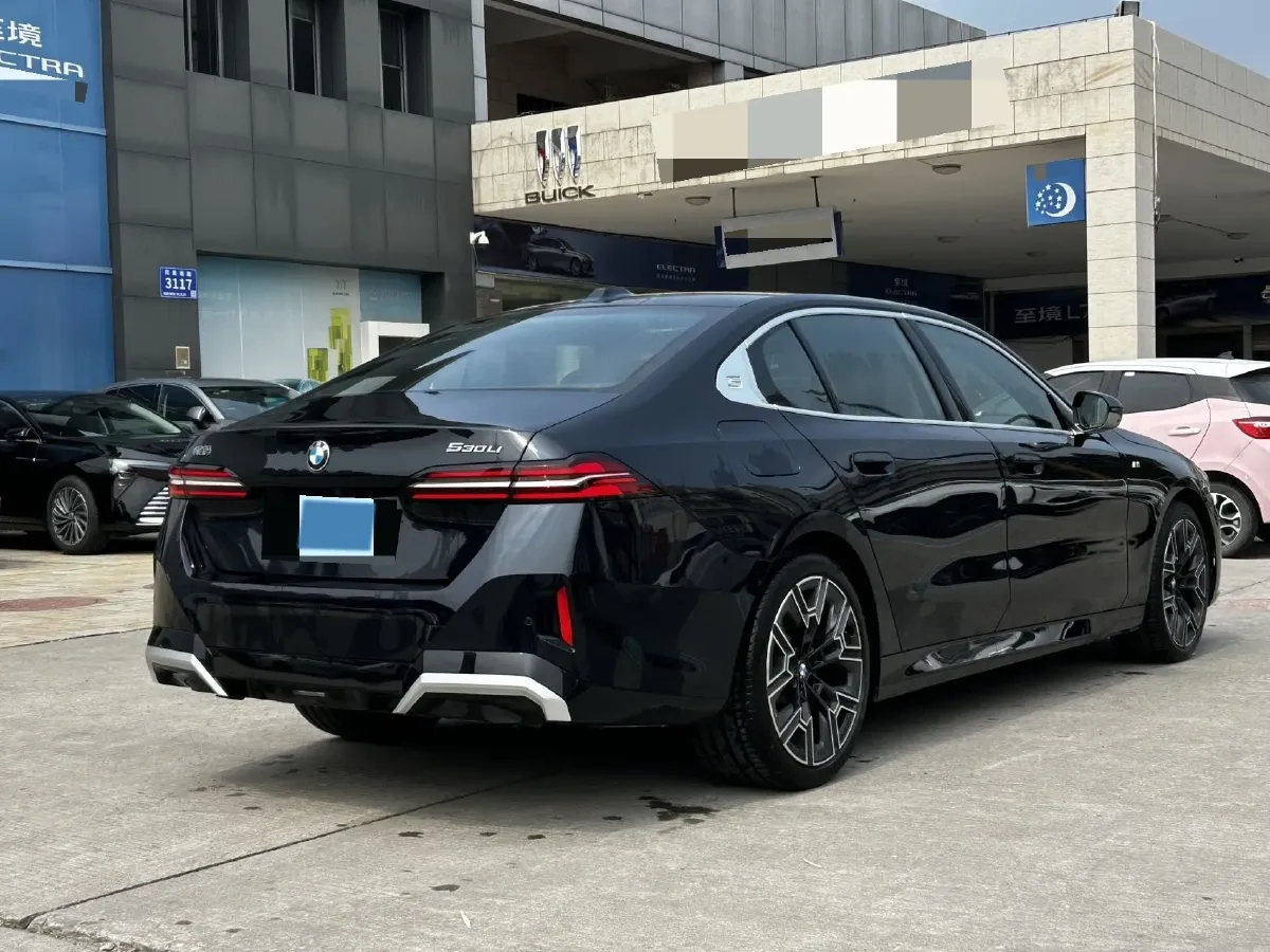 2025 BMW 5 Series 2.0T 258HP L4 8AT,autocango,china used car exporter,china ev exporter,chinese used car exporter,chinese used ev exporter
