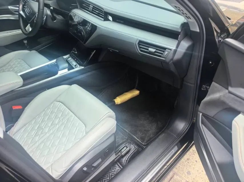 2021 Audi e-tron BEV 96.7KWH,autocango,china used car exporter,china ev exporter,chinese used car exporter,chinese used ev exporter