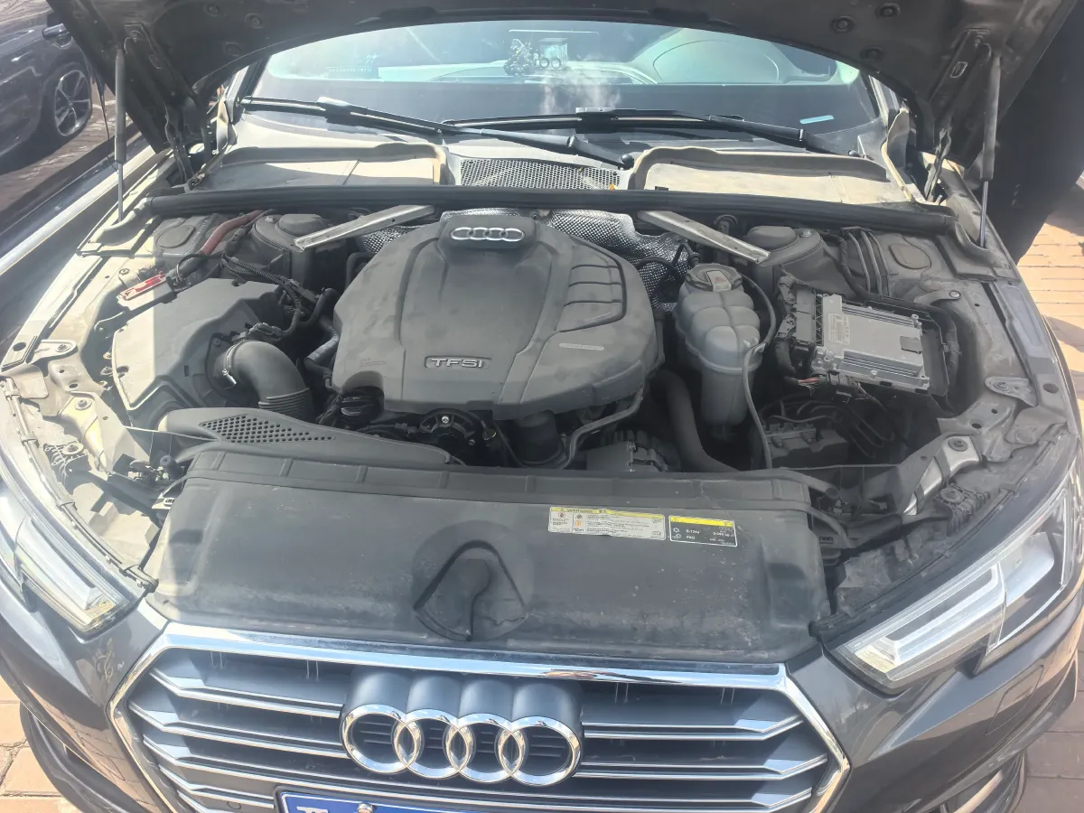 2019 Audi A4L 2.0T 190HP L4 7DCT,autocango,china used car exporter,china ev exporter,chinese used car exporter,chinese used ev exporter