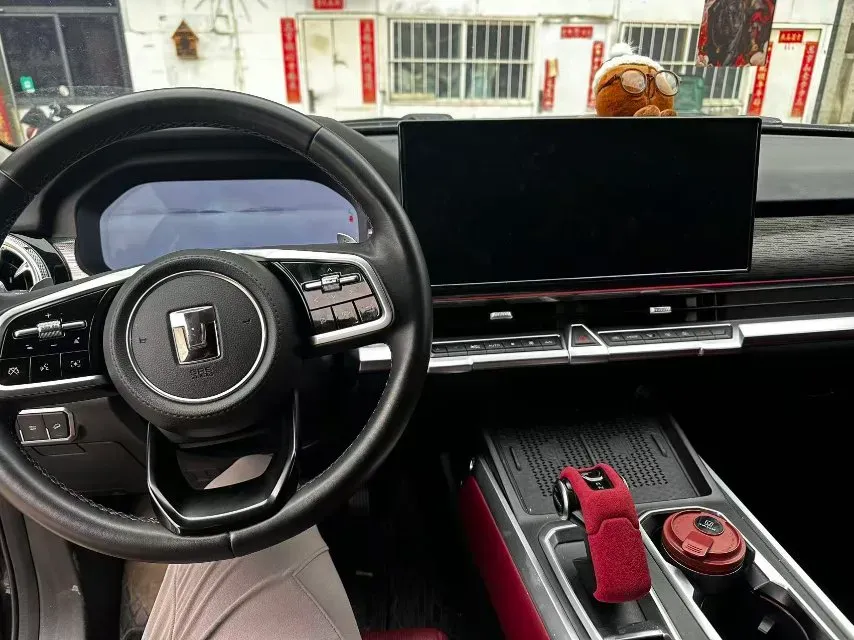 2024 Tank 400 2.0T 252HP L4 9AT PHEV 36.7/37.1KWH,autocango,china used car exporter,china ev exporter,chinese used car exporter,chinese used ev exporter