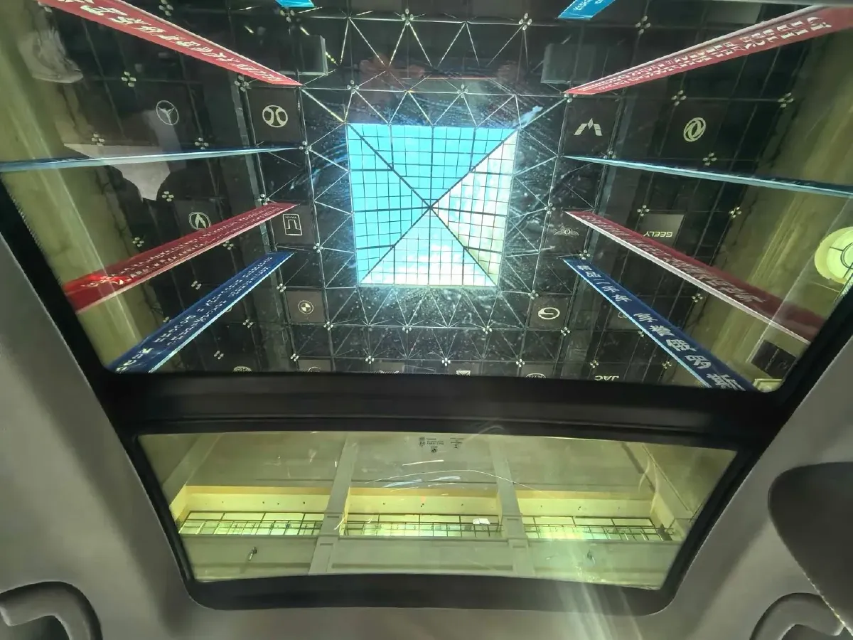 2022 BMW 1 Series 1.5T 140HP L3 7DCT,autocango,china used car exporter,china ev exporter,chinese used car exporter,chinese used ev exporter