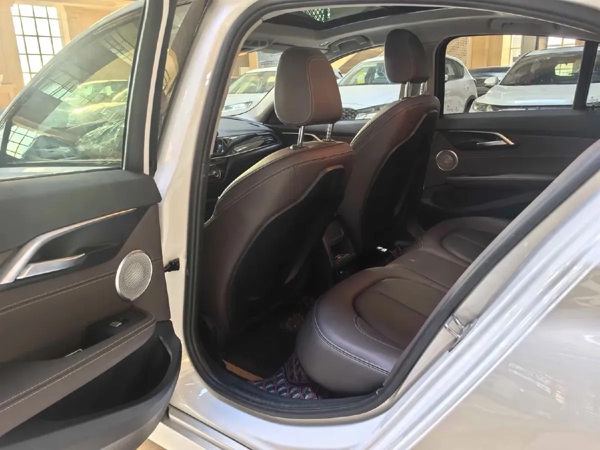 2022 BMW 1 Series 1.5T 140HP L3 7DCT,autocango,china used car exporter,china ev exporter,chinese used car exporter,chinese used ev exporter