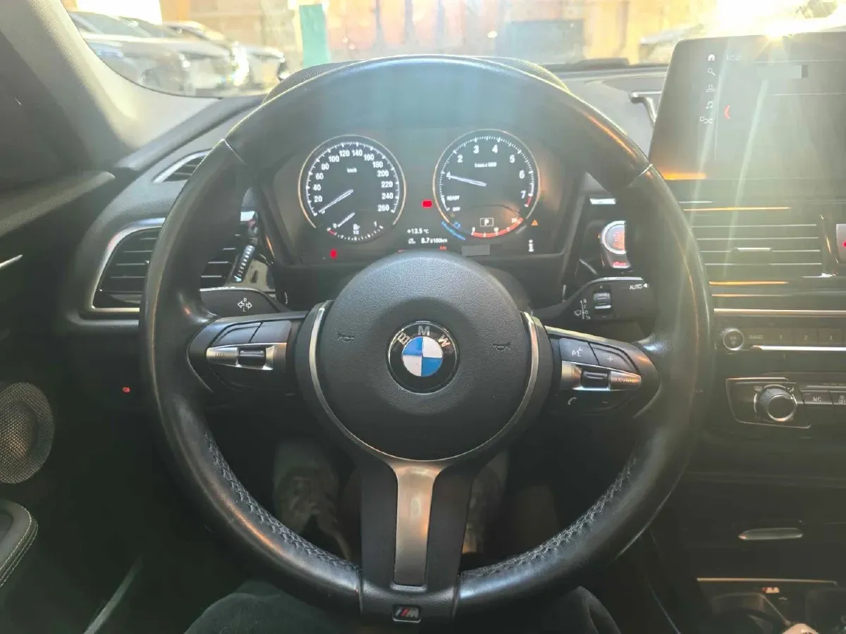 2022 BMW 1 Series 1.5T 140HP L3 7DCT,autocango,china used car exporter,china ev exporter,chinese used car exporter,chinese used ev exporter