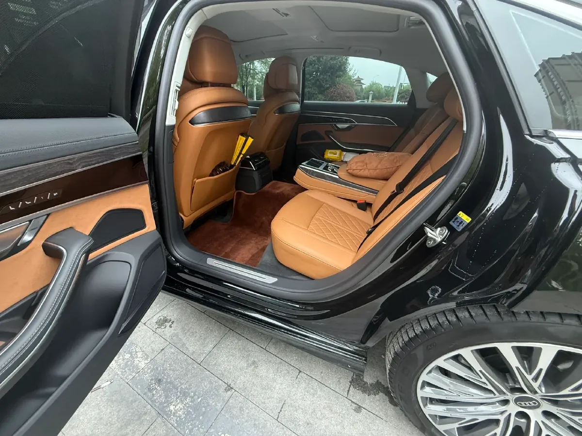 2024 Audi A8 3.0T 286HP V6 8AT,autocango,china used car exporter,china ev exporter,chinese used car exporter,chinese used ev exporter