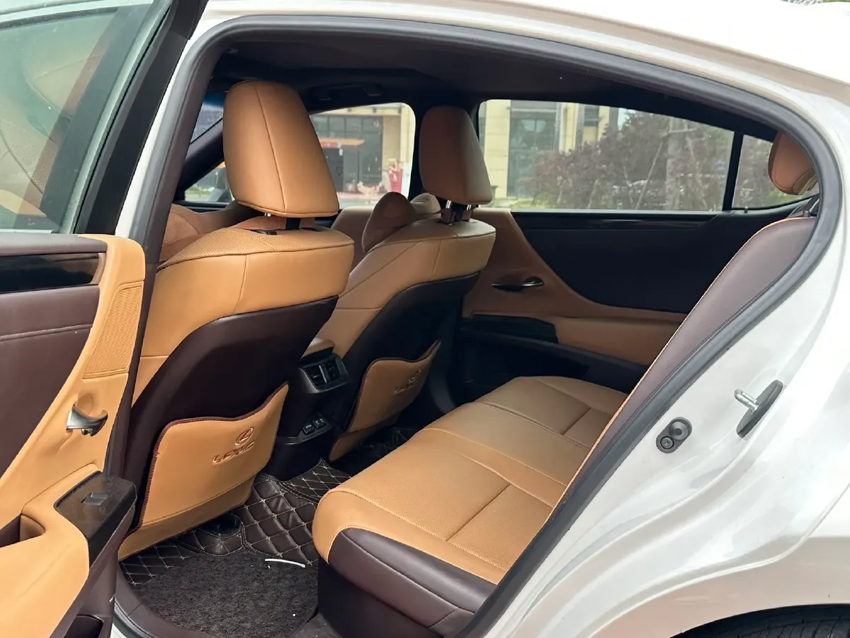 2020 Lexus ES 2.5L 178HP L4 E-CVT Hybrid,autocango,china used car exporter,china ev exporter,chinese used car exporter,chinese used ev exporter