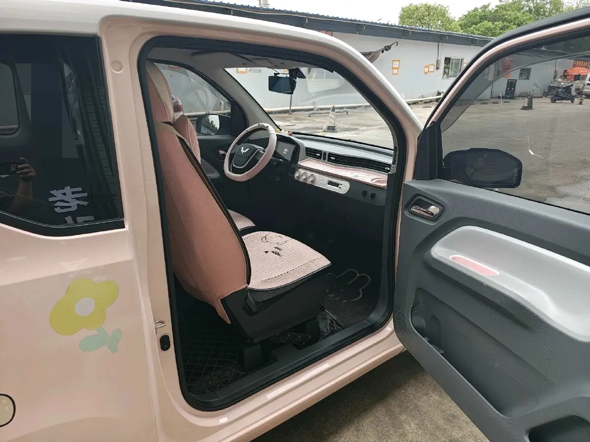 2022 WuLing HongGuang MINI EV BEV 9KWH,autocango,china used car exporter,china ev exporter,chinese used car exporter,chinese used ev exporter