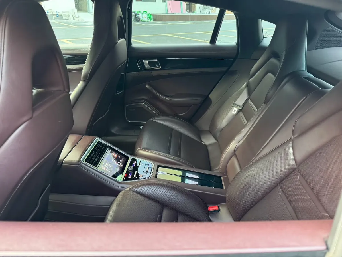 2019 Porsche Panamera 2.9T 330HP V6 8DCT,autocango,china used car exporter,china ev exporter,chinese used car exporter,chinese used ev exporter