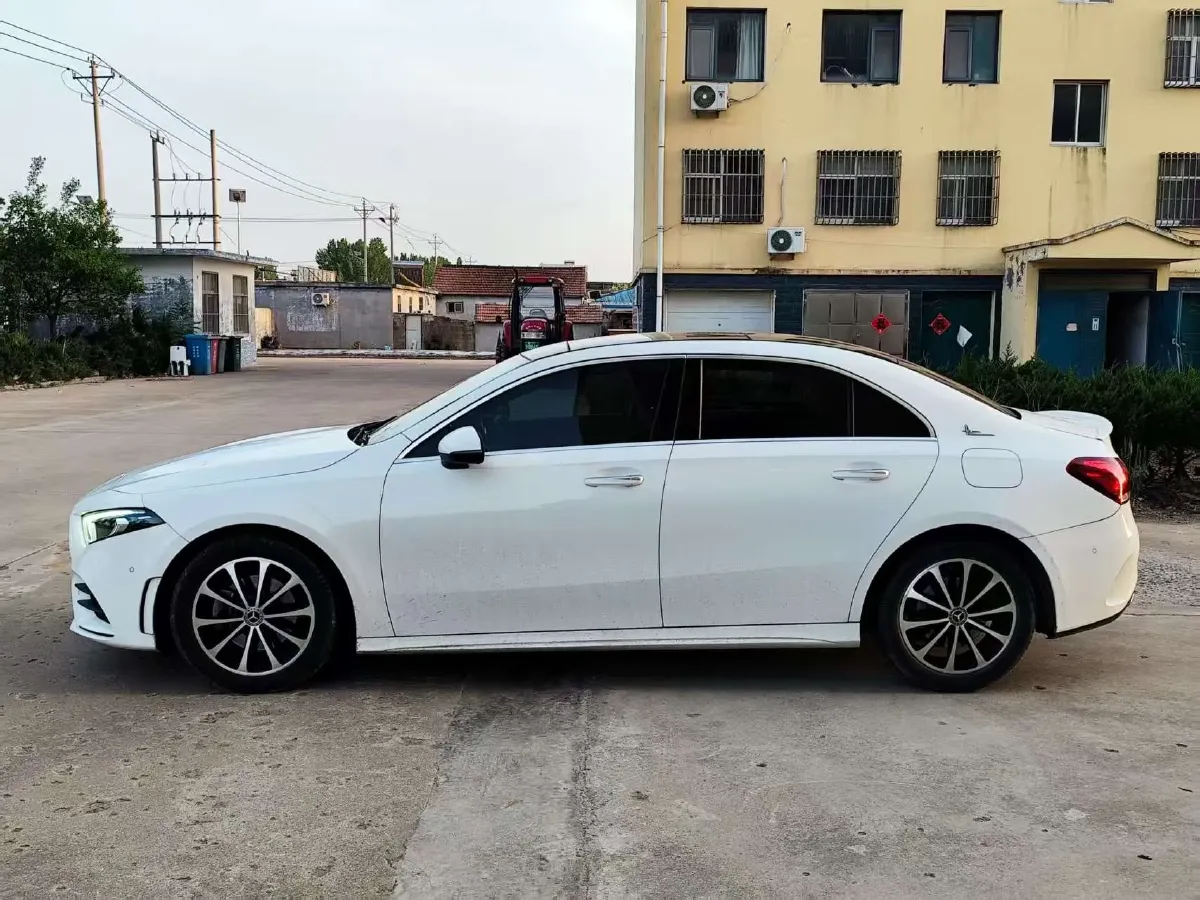 2020 Mercedes-Benz A Class 1.3T 163HP L4 7DCT,autocango,china used car exporter,china ev exporter,chinese used car exporter,chinese used ev exporter