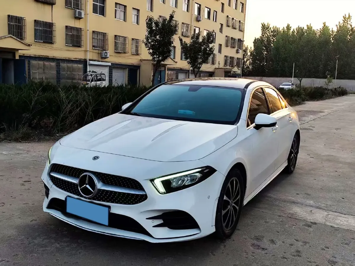 2020 Mercedes-Benz A Class 1.3T 163HP L4 7DCT,autocango,china used car exporter,china ev exporter,chinese used car exporter,chinese used ev exporter