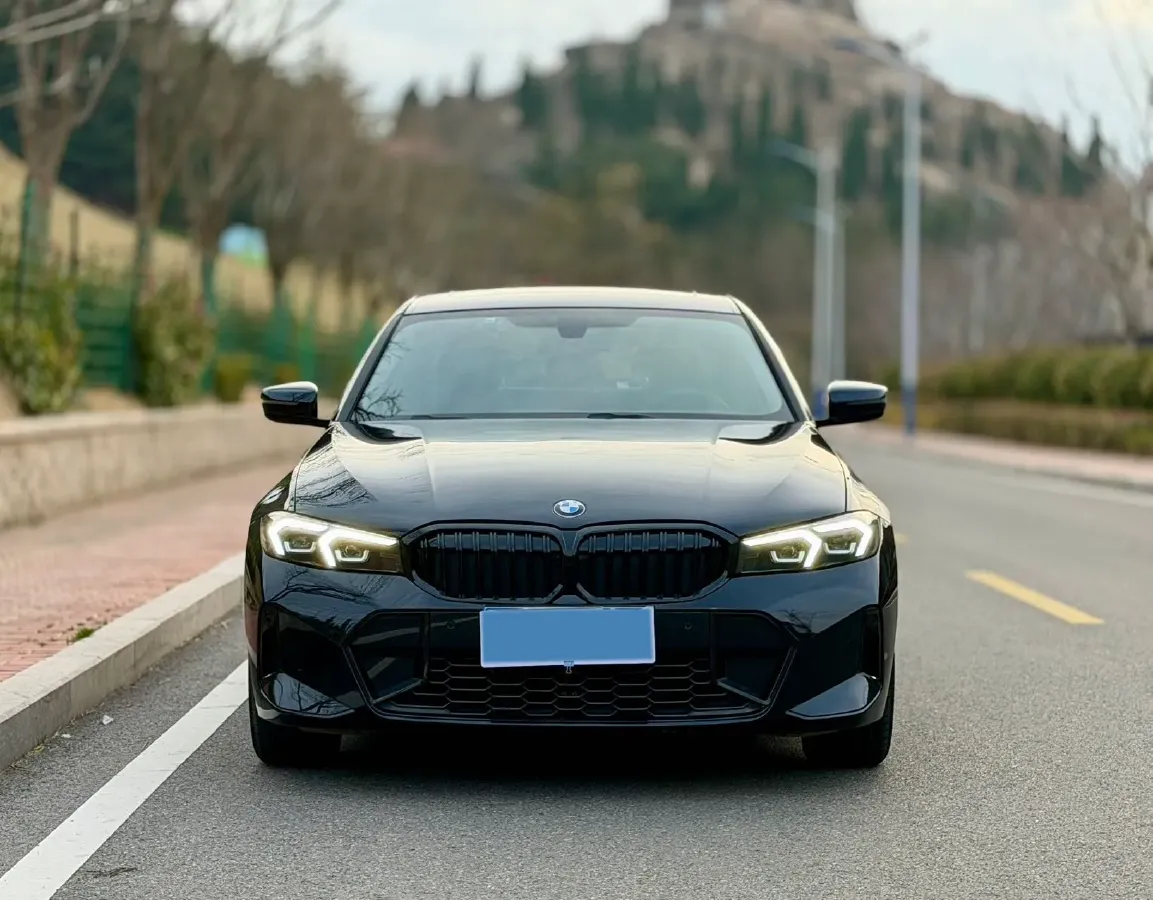 2023 BMW 3 Series 2.0T 156HP L4 8AT,autocango,china used car exporter,china ev exporter,chinese used car exporter,chinese used ev exporter