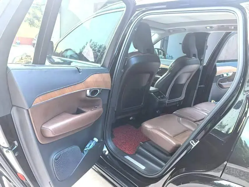 2019 Volvo XC90 2.0T 320HP L4 8AT,autocango,china used car exporter,china ev exporter,chinese used car exporter,chinese used ev exporter