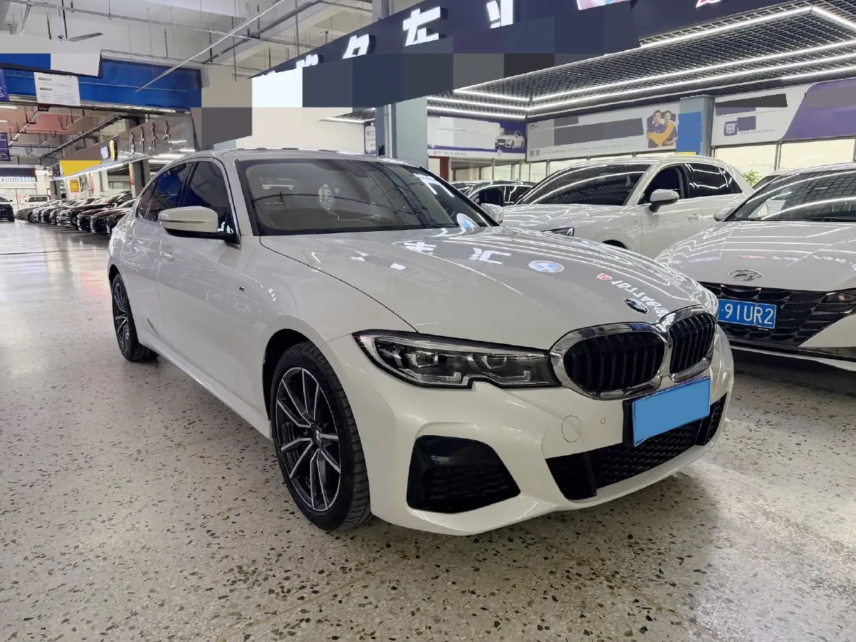 2022 BMW 3 Series 2.0T 156HP L4 8AT,autocango,china used car exporter,china ev exporter,chinese used car exporter,chinese used ev exporter