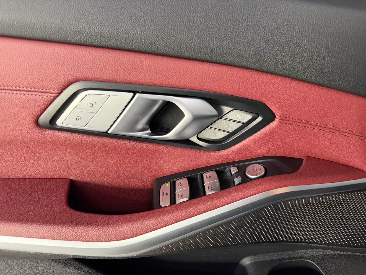 2022 BMW 3 Series 2.0T 156HP L4 8AT,autocango,china used car exporter,china ev exporter,chinese used car exporter,chinese used ev exporter