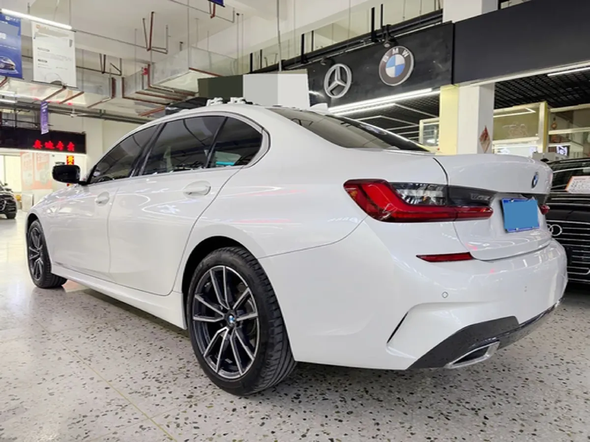 2022 BMW 3 Series 2.0T 156HP L4 8AT,autocango,china used car exporter,china ev exporter,chinese used car exporter,chinese used ev exporter
