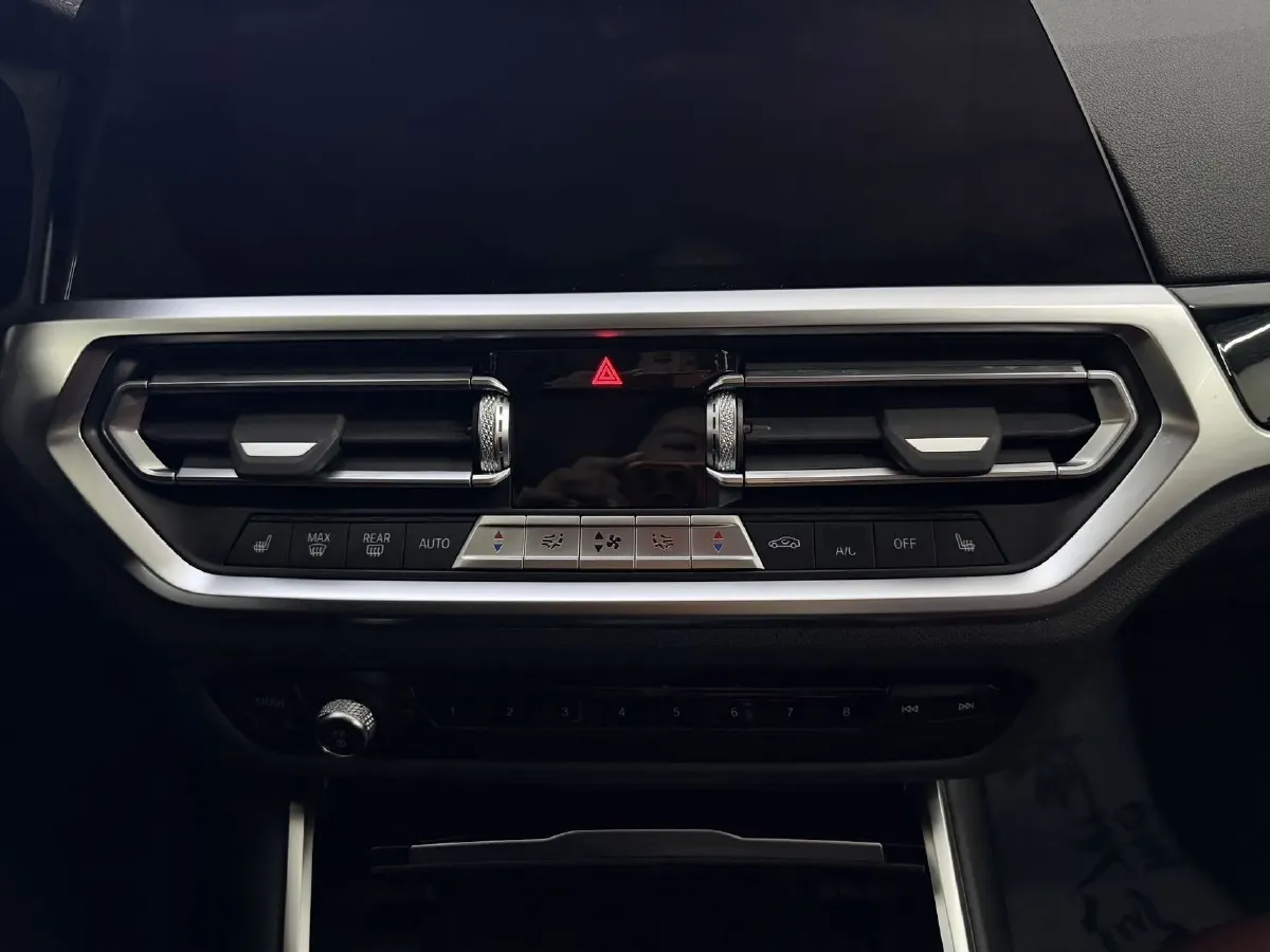 2022 BMW 3 Series 2.0T 156HP L4 8AT,autocango,china used car exporter,china ev exporter,chinese used car exporter,chinese used ev exporter