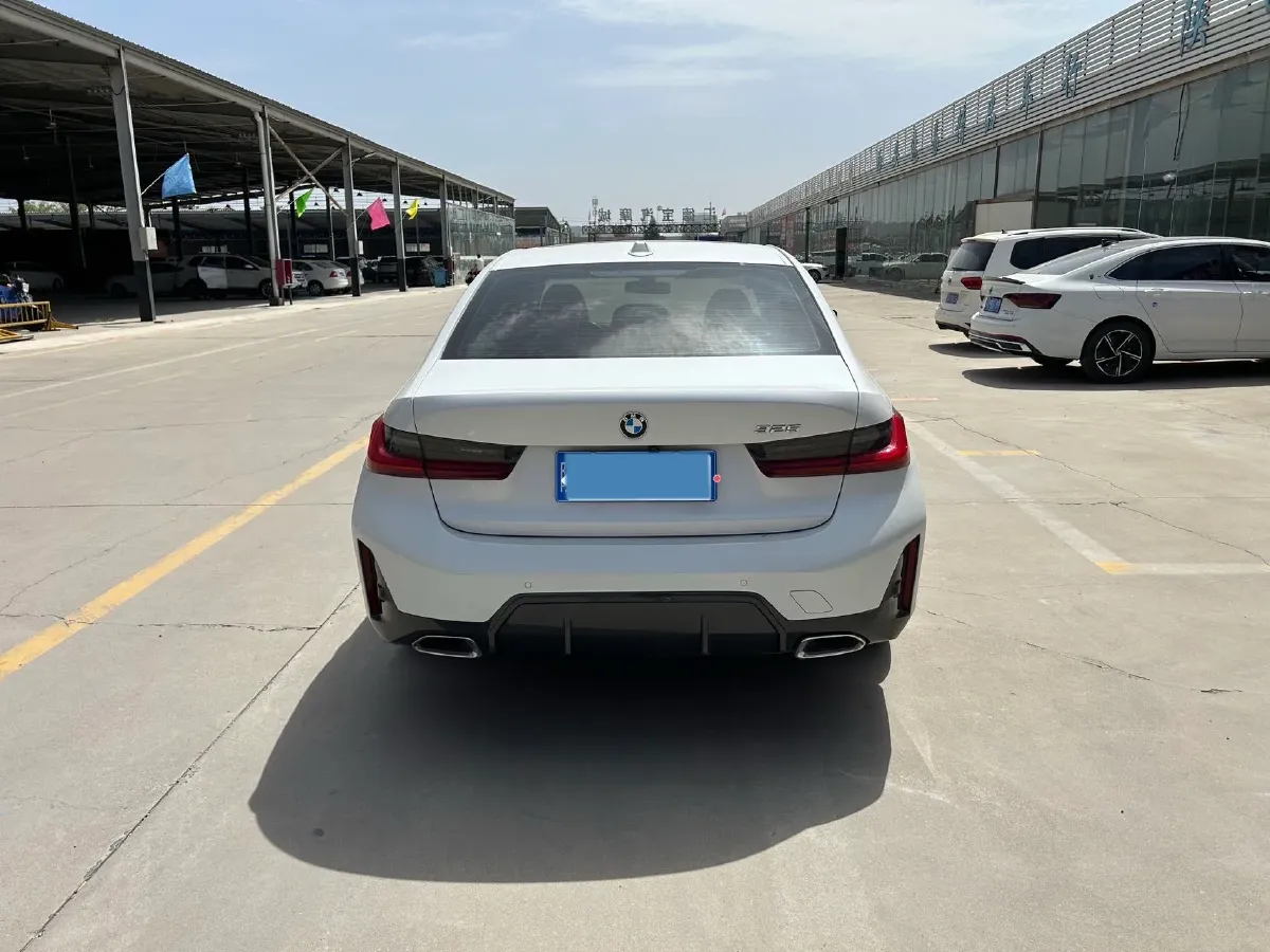 2023 BMW 3 Series 2.0T 156HP L4 8AT,autocango,china used car exporter,china ev exporter,chinese used car exporter,chinese used ev exporter