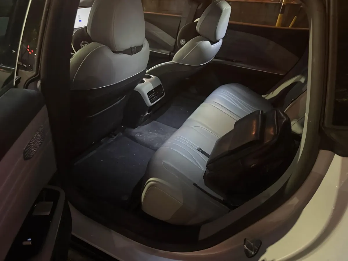 2024 Geely Galaxy E8 BEV 62KWH,autocango,china used car exporter,china ev exporter,chinese used car exporter,chinese used ev exporter