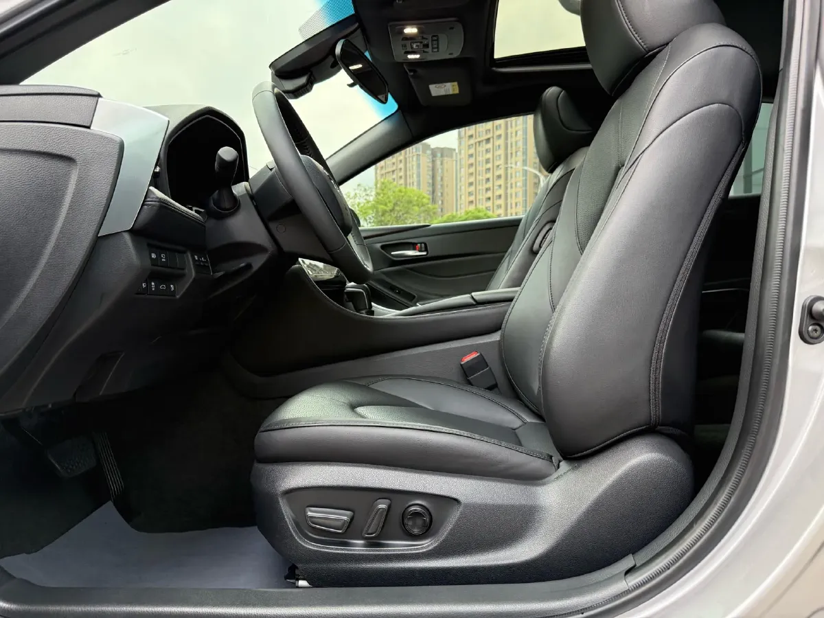 2022 Toyota Avalon 2.0L 178HP L4 CVT,autocango,china used car exporter,china ev exporter,chinese used car exporter,chinese used ev exporter