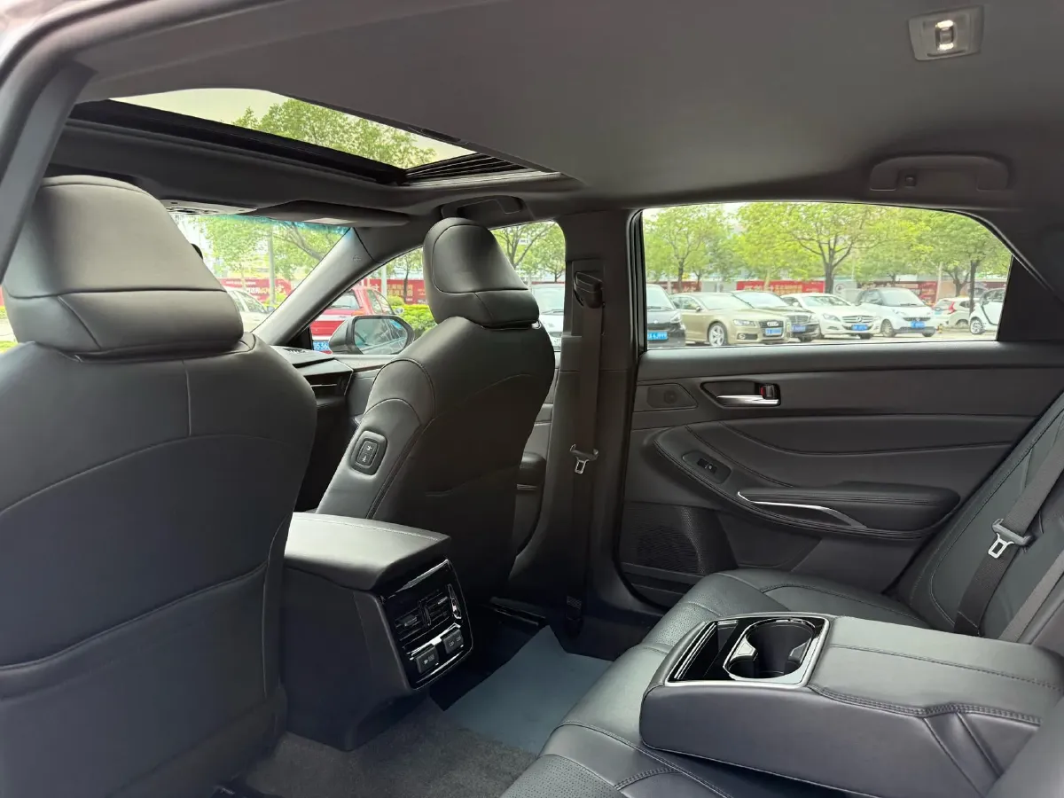 2022 Toyota Avalon 2.0L 178HP L4 CVT,autocango,china used car exporter,china ev exporter,chinese used car exporter,chinese used ev exporter