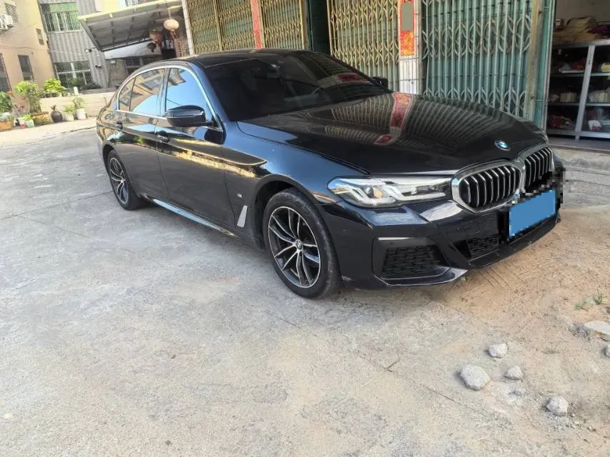 2022 BMW 5 Series 2.0T 184HP L4 8AT,autocango,china used car exporter,china ev exporter,chinese used car exporter,chinese used ev exporter