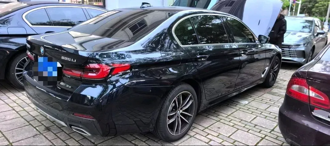2022 BMW 5 Series 2.0T 184HP L4 8AT,autocango,china used car exporter,china ev exporter,chinese used car exporter,chinese used ev exporter