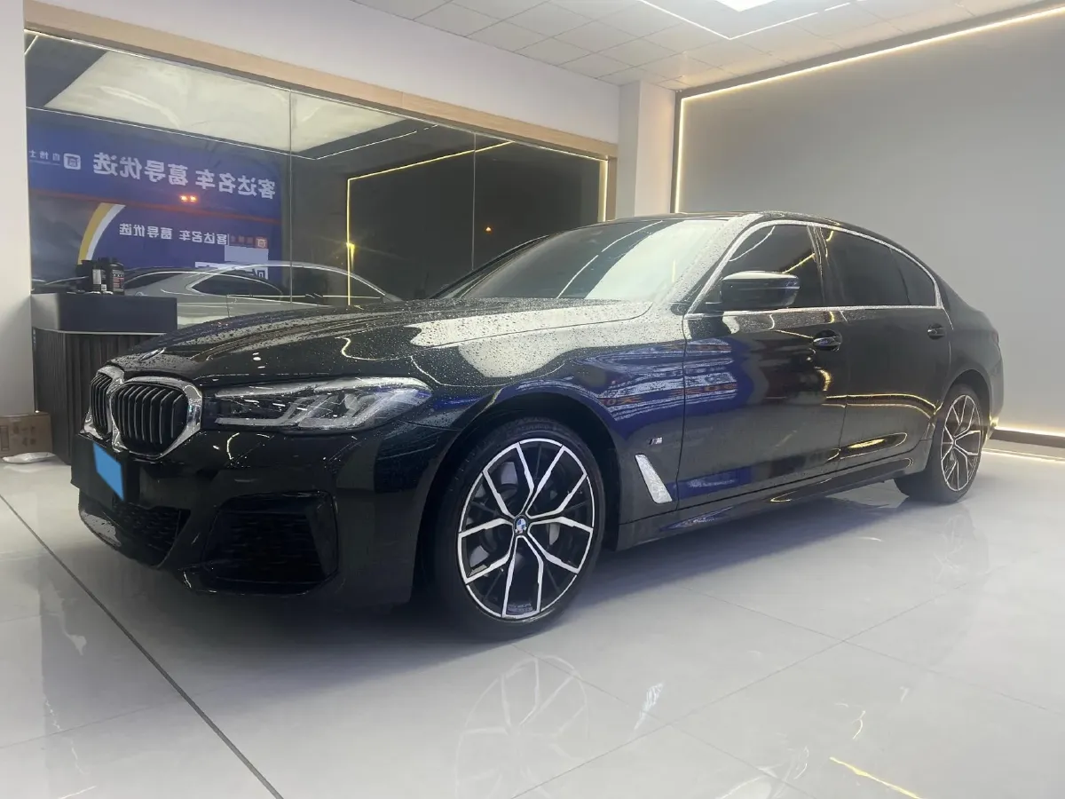 2022 BMW 5 Series 2.0T 252HP L4 8AT,autocango,china used car exporter,china ev exporter,chinese used car exporter,chinese used ev exporter