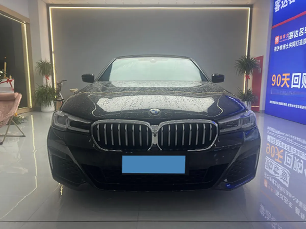 2022 BMW 5 Series 2.0T 252HP L4 8AT,autocango,china used car exporter,china ev exporter,chinese used car exporter,chinese used ev exporter